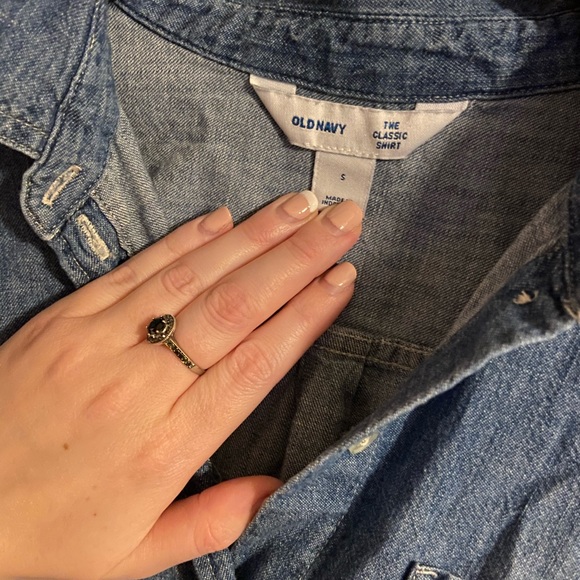 NWOT💙 Relaxed Chambray Classic Shirt - Picture 2 of 8